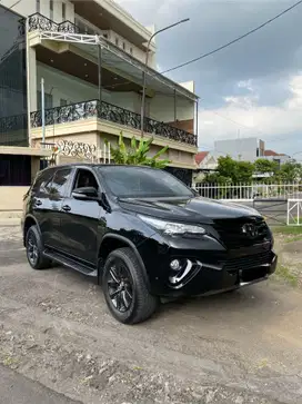Toyota Fortuner Vrz diesel matic 2017 hitam metic disel dp minim