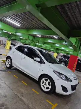 Mazda 2 2011 Bensin
