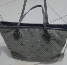 Di Jual Tas  Louis Vuitton Bag Original Made in France