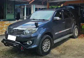 Toyota Fortuner 2012 Bensin