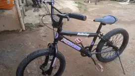 Sepeda BMX mulus 18 siap pakai Depok baru