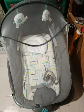 Ayunan Bayi Elektrik Cocolatte Weeler Sungai