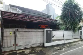 Rumah di Loc Premium Senopati Kebayoran Baru – 5 Menit ke MRT & SCBD!