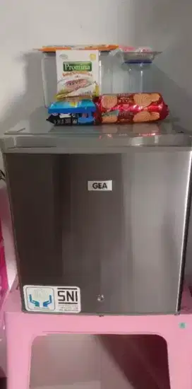 Kulkas 1 Pintu Minibar Gea Normal Dingin