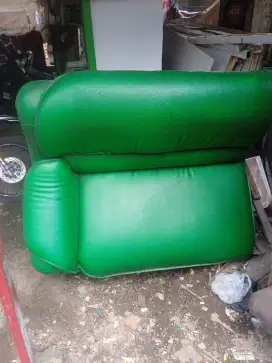 Sofa hijau empuk