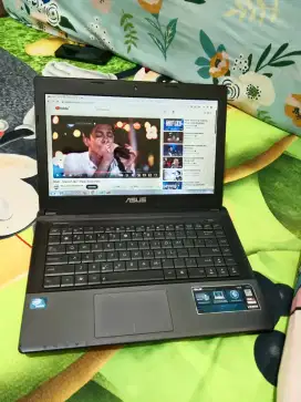 laptop asus x45a dan asus x 200m
