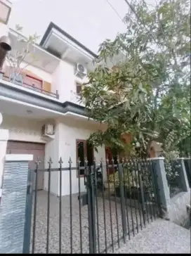 Murah dijual rumah 2 lantai siap pakai pedurungan semarang timur