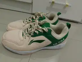 Sepatu Lining Ultra Speed