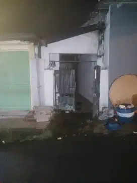 Disewakan/Dikontrakan Rumah Pinggir Jalan Raya Pakis Tanjaan