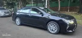 Toyota Camry 2.5 L Hybrid AT