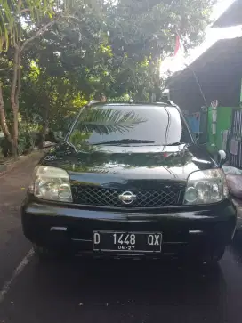 Nissan xtrail 2002,hitam, AT