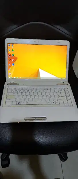 Laptop Toshiba 14 Inch Processor Core i3 Gen 2 Ram 4gb