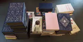 dijual lusinan hiasan buku pajangan dekorasi
