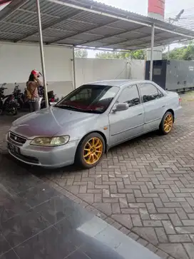 Honda Accord 2000 Bensin