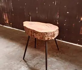 Meja minimalis buat ngopi