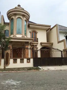 RUMAH INTERNATIONAL VILLAGE CITRALAND BARU GRES klasik ROW 4 mobil dek