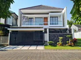 Turun Harga  Rumah Mewah Bangunan Baru di Jalan Kembar Araya Golf