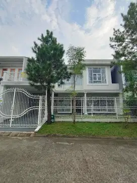 dikontrakkan rumah private pool dan furnished