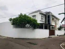 RUMAH MEWAH COLOMADU SOLO