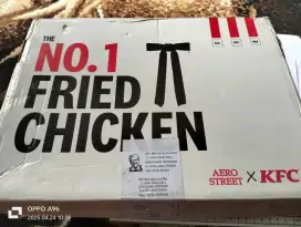 Sepatu AEROSTREET x KFC limited edition