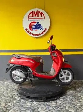 All new scoopy prestige. Th 2025. Km low. Bs trad in.