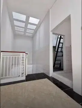 Dijual Rumah Tingkat 2 Lantai Sdh Renovasi Siap Pakai Daerah Wonodri