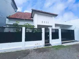 RUMAH BAGUS NYAMAN DAN STRATEGIS AREA SUKAATI BATUNUNGGAL KOTA BANDUNG