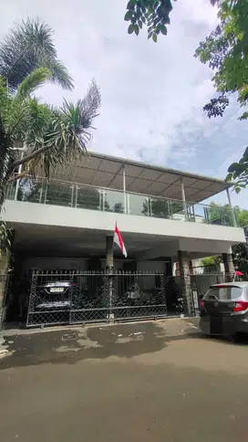 Rumah 2,5 Lantai Cluster Depan Di Citra gran Cibubur