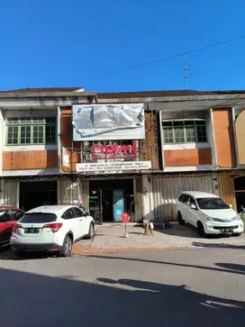 Ruko Dijual Lokasi Strategis Ditengah Kota