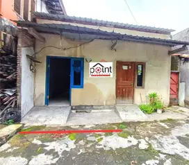 rumah strategis pinggir jalan protokol kota solo