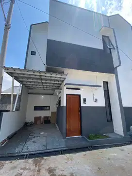 Rumah 2 lantai minimalis siap huni cibinong