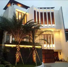 Turun harga di jual rumah bergaya tropis di pomdok indah jaksel