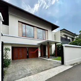 Rumah Lux Lingkungan Bagus Strategis
