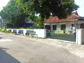 Rumah halaman luas dekat ringroad barat