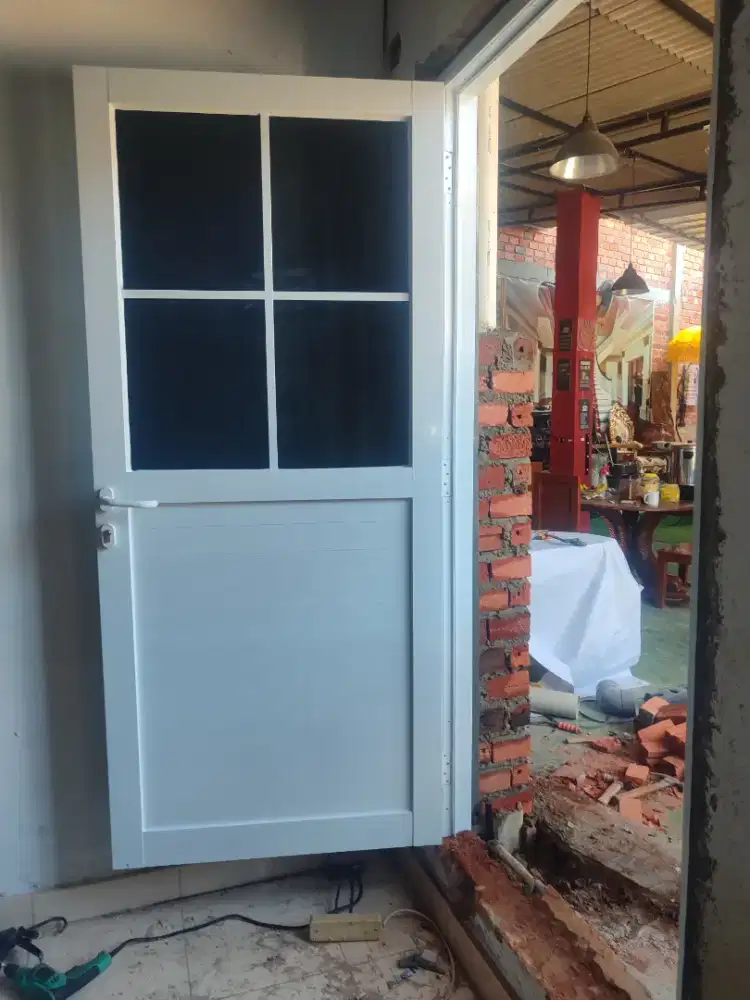 Pintu almuniun ornament