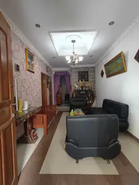 Rumah tingkat dekat kota