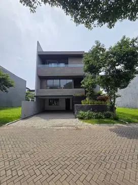 Rumah Baru 4 Lantai Woodland Citraland, Ada Pool, Mewah, High Spec