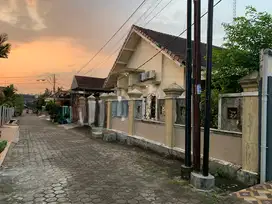 Rumah di Jual di Komplek Perumahan Alang2 Lebar