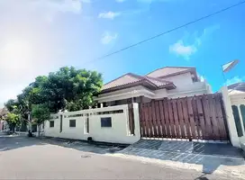 Rumah mewah 2 lantai lokasi premium di kerten Solo