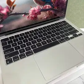 MacBook Air 13 inch Silver M2 fullset resmi original