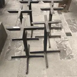 Kaki Meja Makan Besi