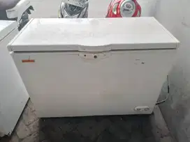 DIJUAL DAN DISEWAKAN FREEZER BOX MASPION 300L MURAH