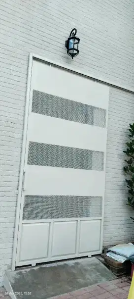 Pintu sliding pakai rel henderson