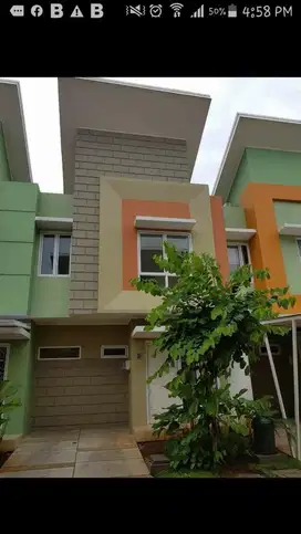 Lokasi strategis, hadap selatan,  listrik 1300, kamar  tidur 2 + 1.