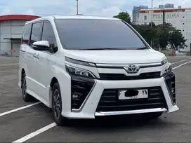 TOYOTA VOXY 2019 PUTIH DIJUAL CEPAT TERMURAH