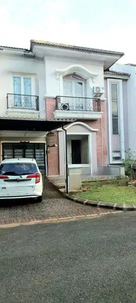 Dijual Rumah 2 Lantai di Taman Crystal Summarecon Serpong