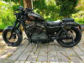 Harley Davidson Sportster Iron  XL883N-2012