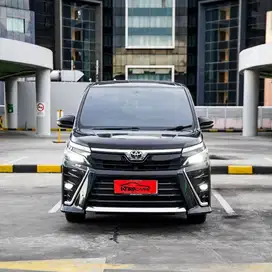 TOYOTA VOXY 2.0 AT 2020