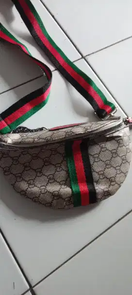 Tas sling bag wanita