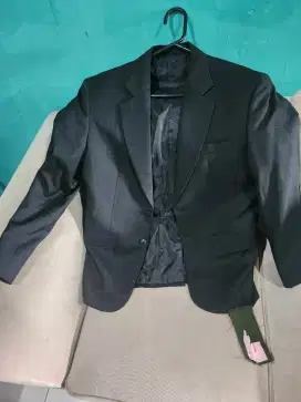 Jas warna hitam ukuran M